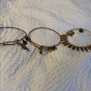 alex and ani bundle of 3